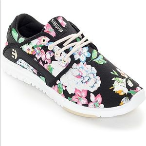 Etnies floral scout runners